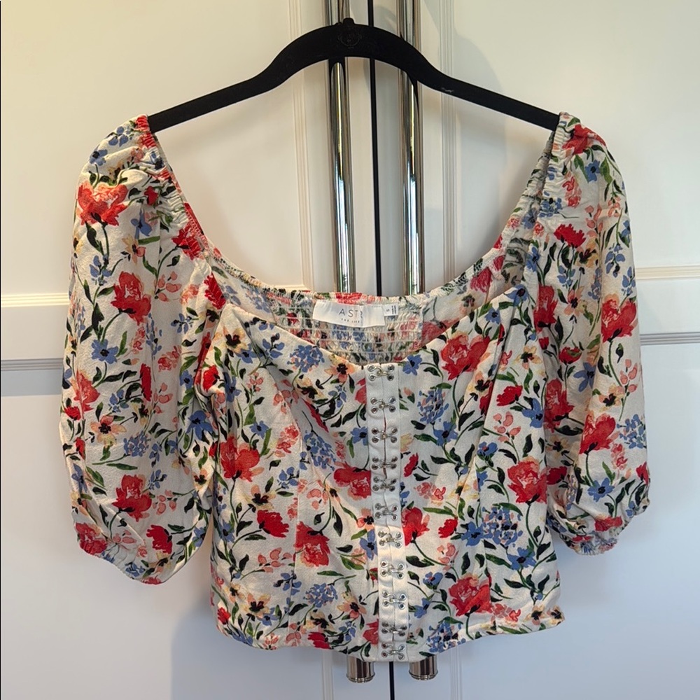 Astr White Cream Puff Sleeve Crop Blouse